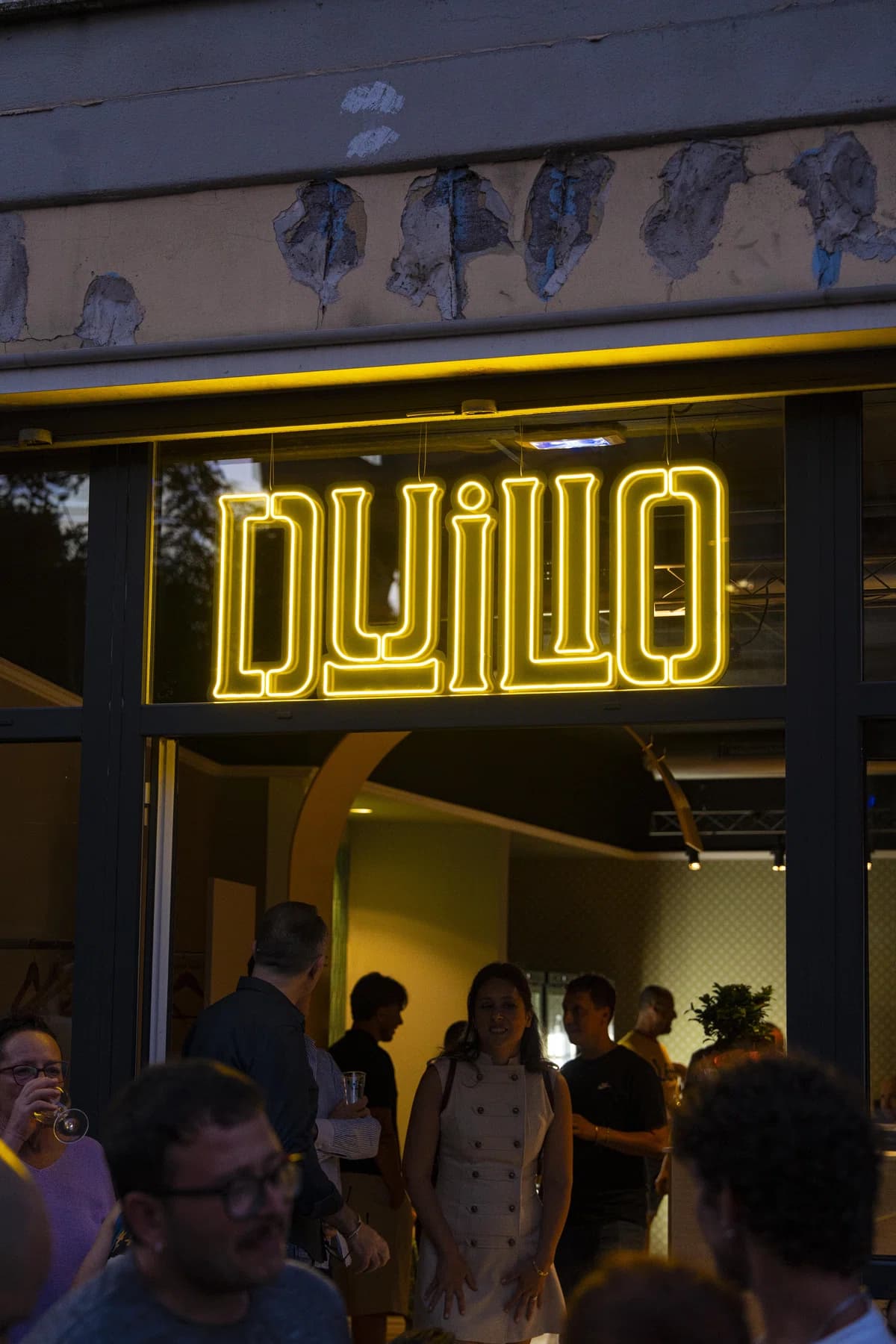 L'insegna luminosa di Duilio